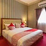 Oyo 293 Mutiara Hijau Suites